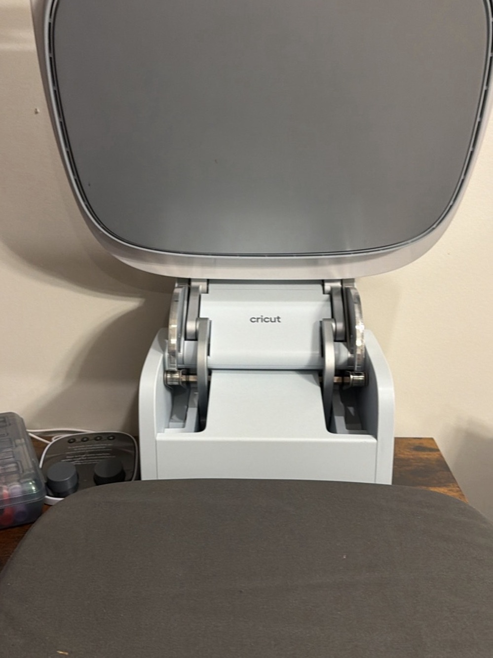 Cricut Heat Press - White and Light Gray